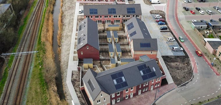 Rijtjeswoningen met zonnepanelen